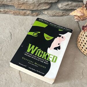 Preloved Wicked Book by Gregory Maguire